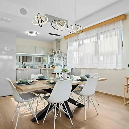 Palma - Am Fuer 6 Personen By Interhome Pula
