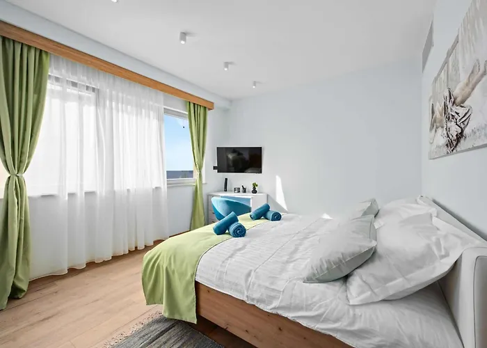 Palma - Am Fuer 6 Personen By Interhome * Pula